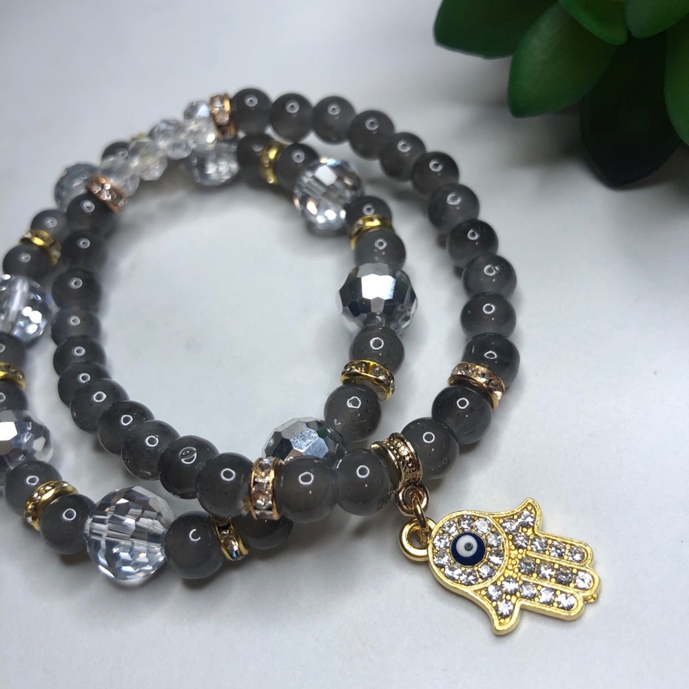 Grey beaded bracelet gold accents Hamsa charm - Picture 6 of 8